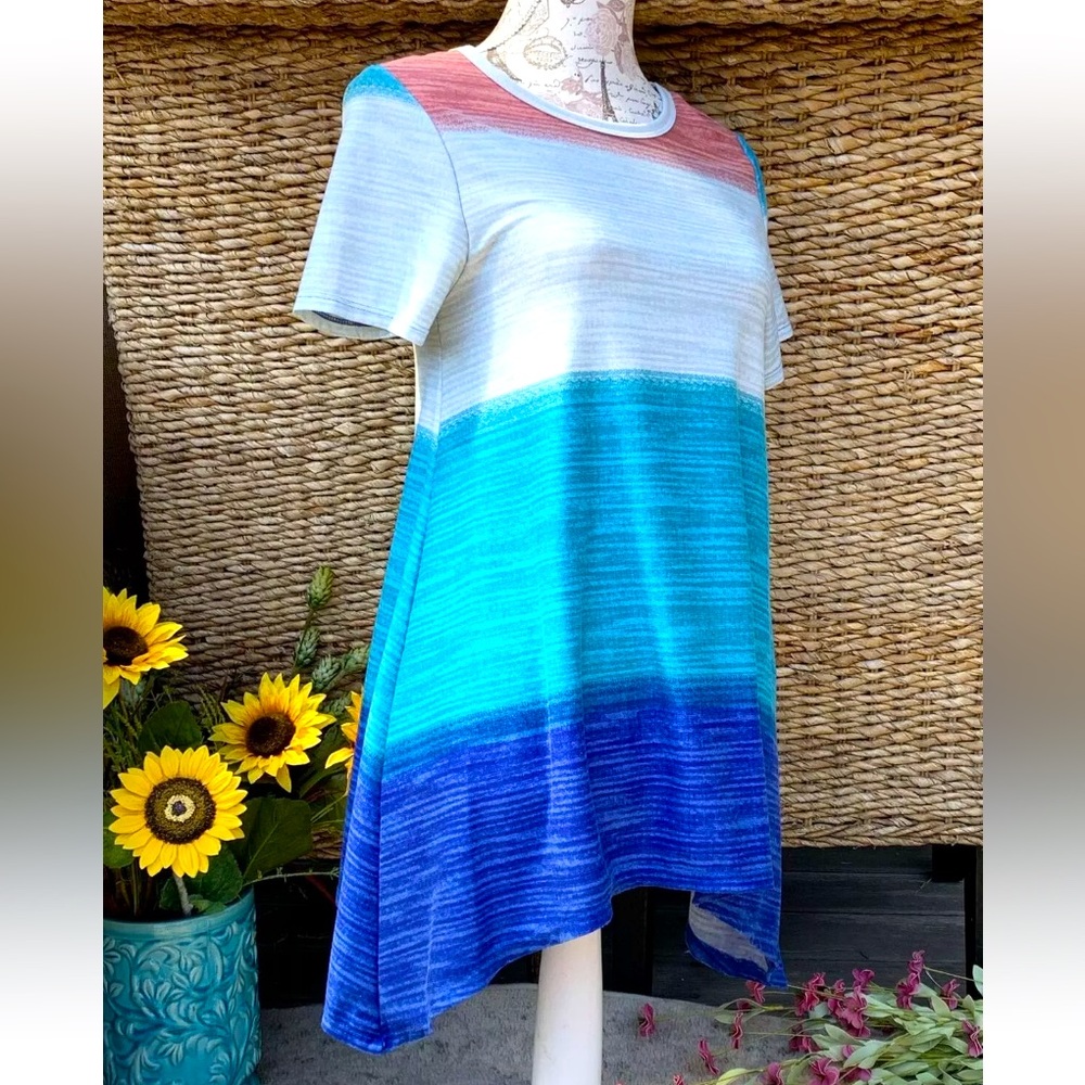 LuLaRoe Multicolor Melissa Tunic Top Muted Red White Blue Stripe Sharkbite